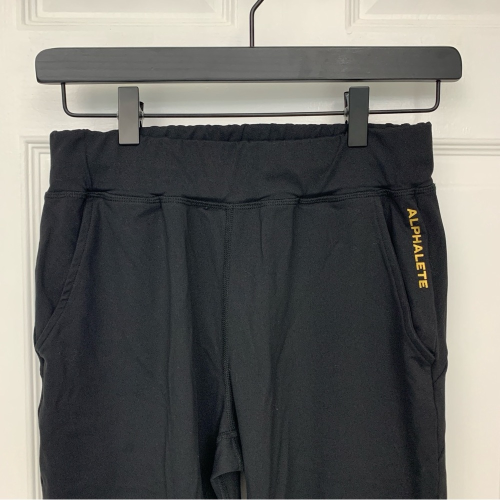 ALPHALETE Women’s Jogger Size Small